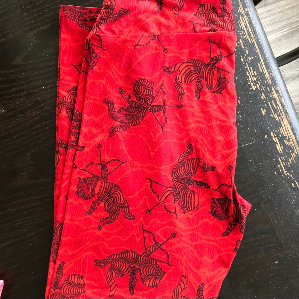 NWOT LuLaRoe Valentines leggings. TC